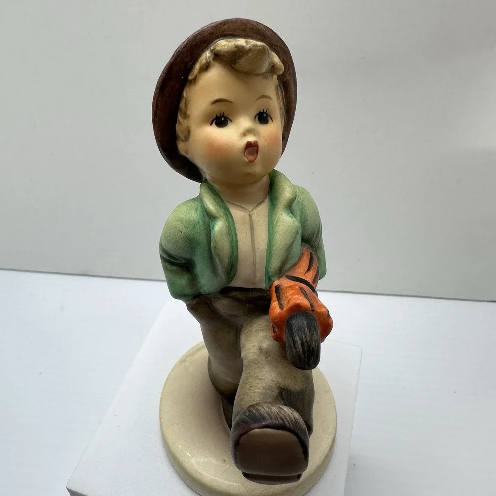 Goebel Hummel Happy Traveler Figurine 109/0 W Germany Vintage 5